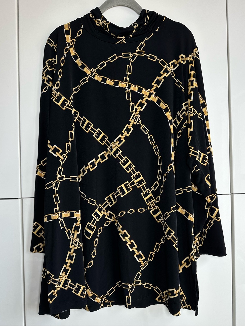 Susan Graver Liquid Knit Turtleneck Blouse Gold Chain Black Size 2X Pullover
